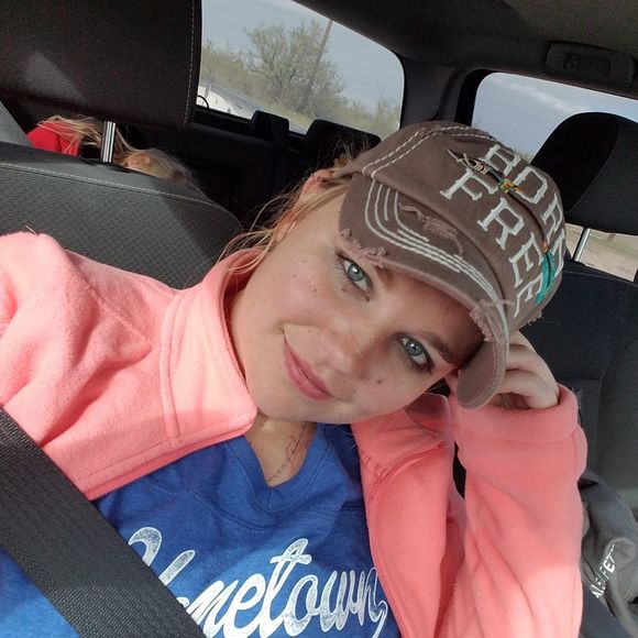 Meet your Posher, Aleesha - Picture 1 of 1